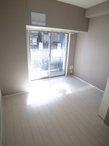 ユリシス新神戸の居間・リビング