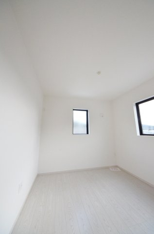 利松三丁目の洋室|全居室収納スペース有、お部屋が広く綺麗に使えます