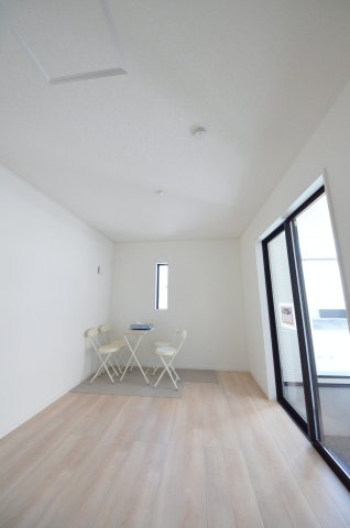 五日市中央五丁目の洋室|全居室収納スペース有、お部屋が広く綺麗に使えます