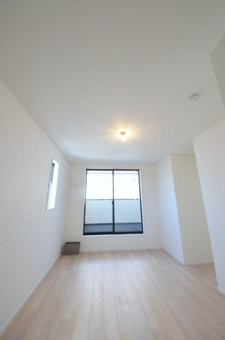 五日市中央五丁目の洋室|全居室収納スペース有、お部屋が広く綺麗に使えます