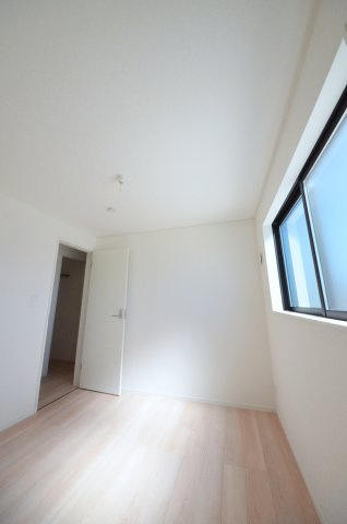 五日市中央五丁目の洋室|全居室収納スペース有、お部屋が広く綺麗に使えます