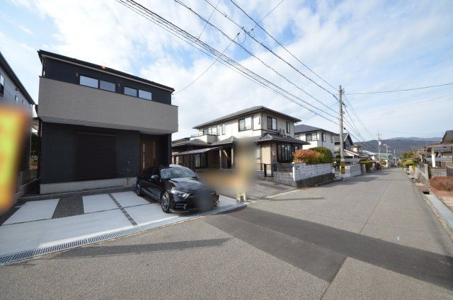 五月が丘一丁目の前面道路含む現地写真|前面道路は交通量が少なく駐車楽々です