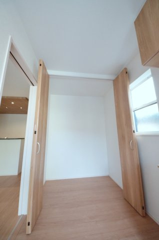 五月が丘一丁目の収納|玄関に大容量の収納スペース有