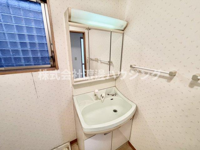 巽北1丁目貸家の洗面所