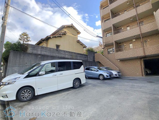 【駐車場】