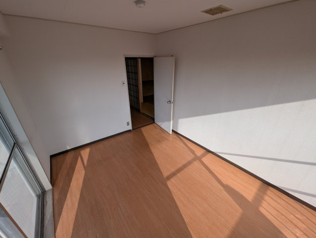 ラカーサ上野西の寝室
