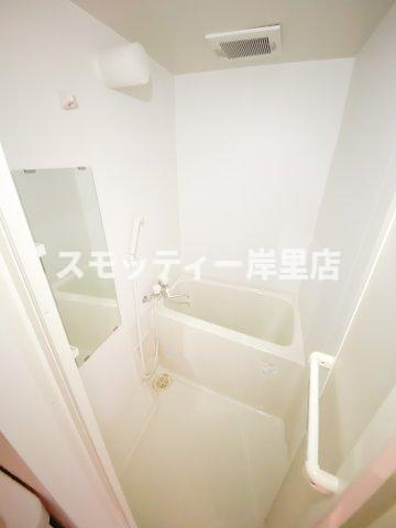 ティアラコート　イーストの浴室