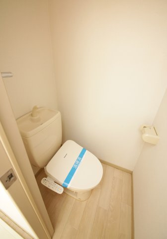 エスペランサ上池のトイレ|別部屋同間取りのお写真となります。参考にご覧くださいませ。別部屋反転間取のお写真になります。参考にご覧くださいませ。