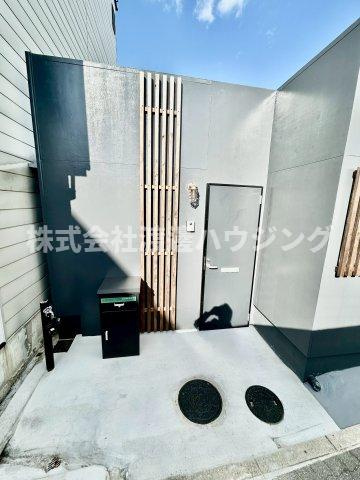 久々知3丁目一戸建のエントランス