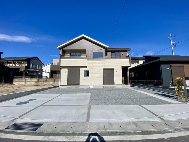 高崎市箕郷町上芝　１号棟(全２棟)　ブルーミングガーデン　新築建売分譲の外観|落ち着いた雰囲気の外観です