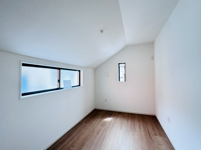 松戸市緑ヶ丘２丁目新築戸建【緑ヶ丘小学校：3分】の洋室|5帖洋室