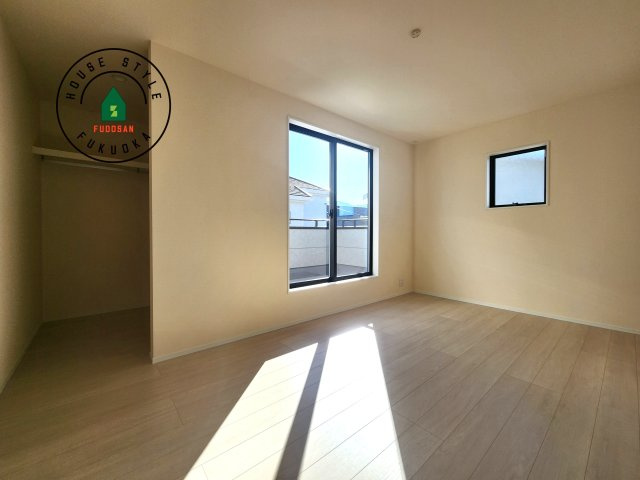 福岡市南区長住5丁目第2-3棟（1号棟）の寝室|主寝室には収納力に優れたクローゼットがありますので、お部屋もすっきり片付きます。