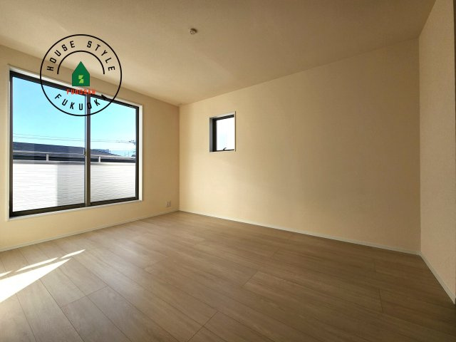 福岡市南区長住5丁目第2-3棟（3号棟）の寝室|主寝室には収納力に優れたクローゼットがありますので、お部屋もすっきり片付きます。