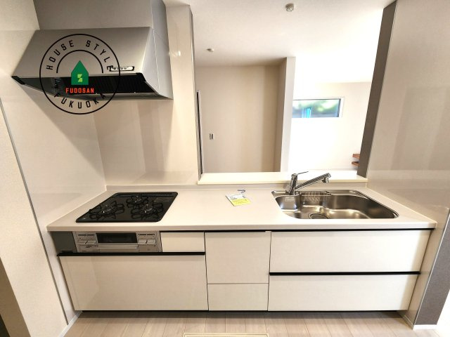 福岡市南区長住5丁目第2-3棟（3号棟）のキッチン|ご家族を近くに感じられる対面キッチンのLDK。会話もはずみそうですね。