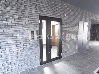 【エントランス】 | Ｃ－１２６ | 落ち着いたエントランスです