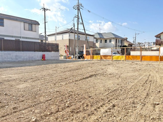 箕面市桜井1丁目建築条件無売土地の前面道路含む現地写真|現地で撮影した土地写真です。