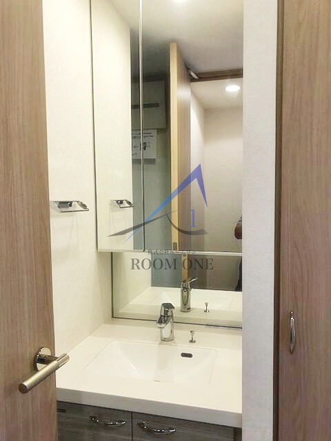 ルーブル大鳥居五番館の洗面所|独立洗面台です。