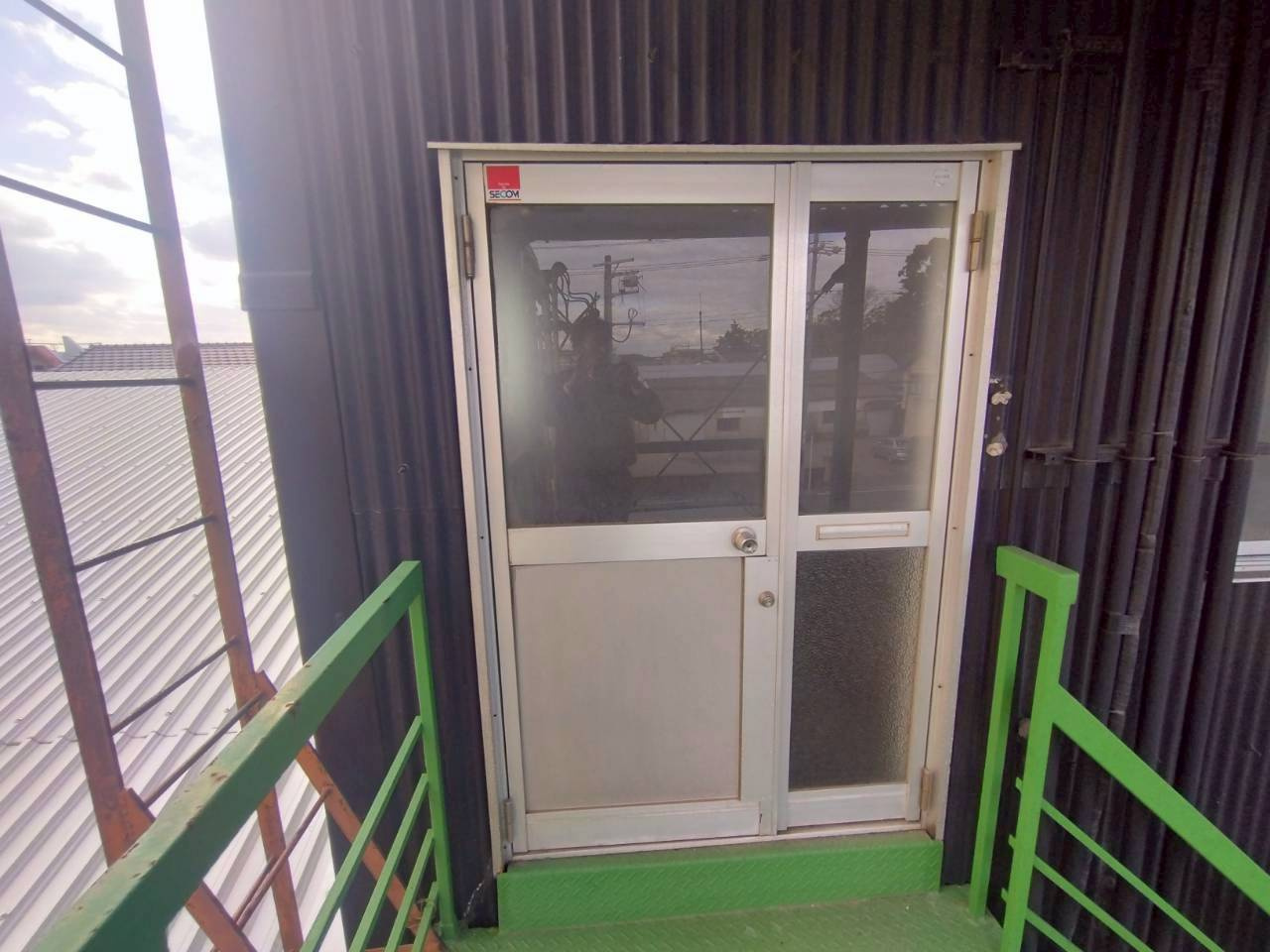 鴨田町末広　倉庫の外観