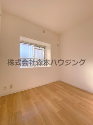 【洋室】 | 　ウエストプラザ | 明るい洋室です