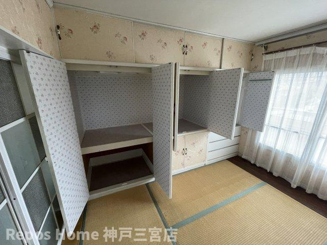 鈴蘭台第3団地6号棟の収納