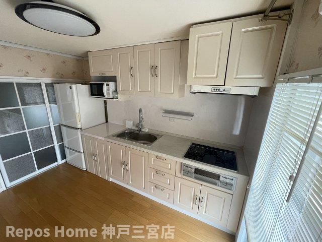 鈴蘭台第3団地6号棟のキッチン
