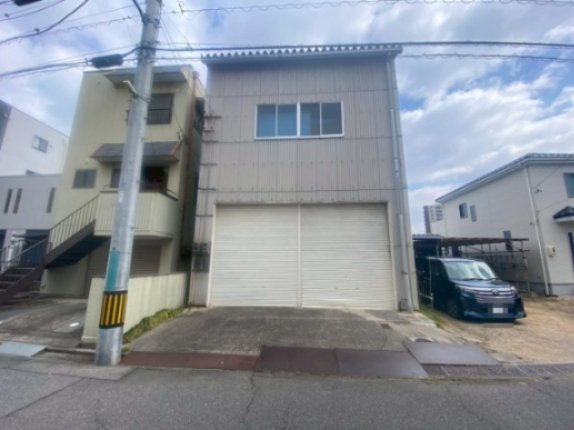 柱1-7-13　倉庫の外観