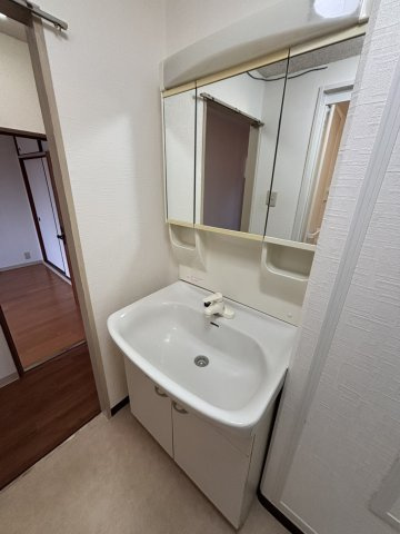 コープ野村高槻 B棟の独立洗面台