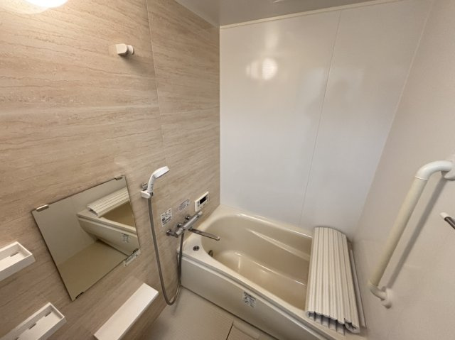 コープ野村高槻 B棟の浴室