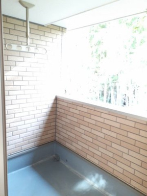 【バルコニー】 | クレインガーデン | 開放的で明るい空間を演出してくれるバルコニーです