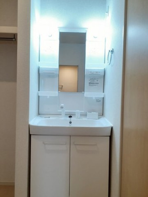 【洗面所】 | クレインガーデン | 忙しい朝には欠かせない洗面所です