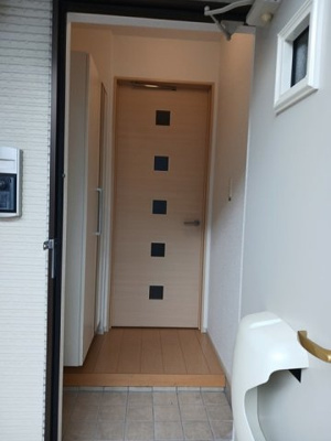 【玄関】 | シェルメゾン | 収納もある玄関です