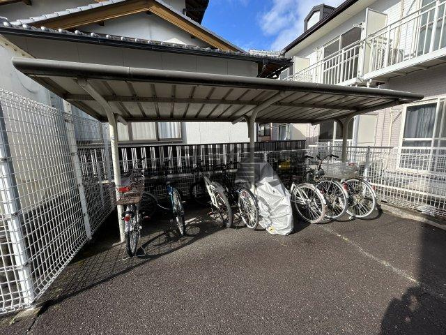 仲介手数料0円！！リンピア魚住の駐車場