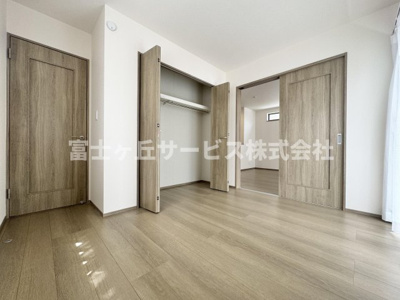 【洋室】 | 静岡市葵区田町6丁目 7期 新築一戸建て A号棟 | 1階にある洋室です
