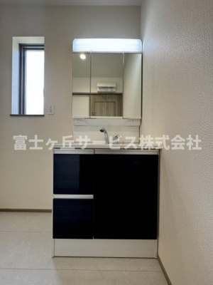 【独立洗面台】 | 静岡市葵区田町6丁目 7期 新築一戸建て A号棟 | 朝の身支度に便利な独立洗面台です