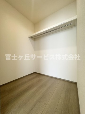 【収納】 | 静岡市葵区田町6丁目 7期 新築一戸建て A号棟 | 収納豊富なウォークインクローゼット