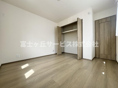 【子供部屋】 | 静岡市葵区田町6丁目 7期 新築一戸建て A号棟 | 子供部屋としても使える洋室です