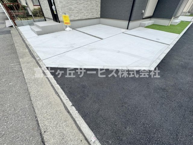 【駐車場】 | 静岡市葵区田町6丁目 7期 新築一戸建て A号棟 | 車種により2台駐車可能です