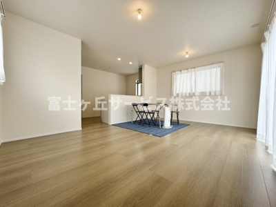 【居間・リビング】 | 静岡市葵区田町6丁目 7期 新築一戸建て C号棟 | リビングダイニングです