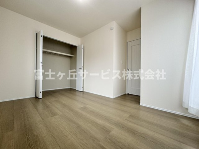 【子供部屋】 | 静岡市葵区田町6丁目 7期 新築一戸建て C号棟 | 子供部屋としても使える洋室です