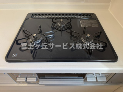 【その他】 | 静岡市葵区古庄5丁目 4期 新築一戸建て 1号棟 | 3口コンロがあります