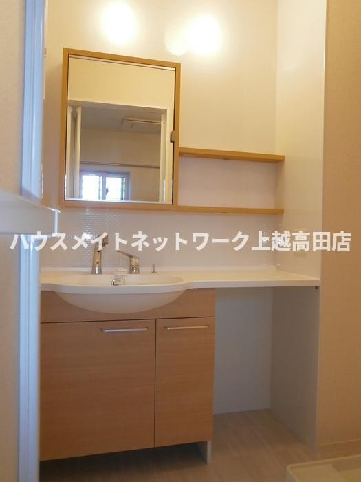 アクシア西本町の独立洗面台|洗髪洗面化粧台