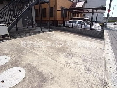 【駐車場】 | ベルエキップⅡ | 駐車場に車を止められます