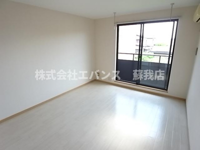 【寝室】 | ベルエキップⅡ | 開放的な寝室です