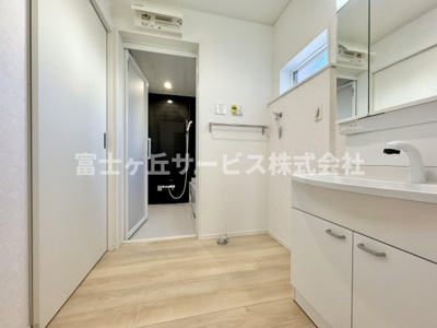 【脱衣所】 | 静岡市葵区古庄5丁目 4期 新築一戸建て 5号棟 | 脱衣場です