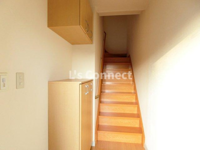 【玄関】 | エンジェルスター | 上下の下駄箱で靴も収納できます。