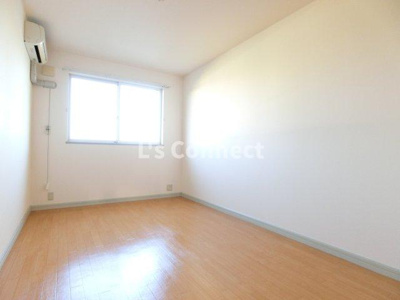 【その他】 | エンジェルスター | 北側洋室にもエアコン付きです。