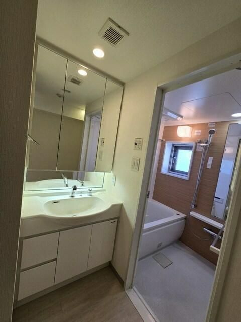 アンビシャス船橋の独立洗面台