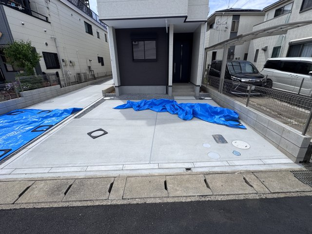松戸市古ケ崎２丁目新築戸建【北部小学校：9分】の駐車場|1号棟駐車スペース・並列2台駐車可