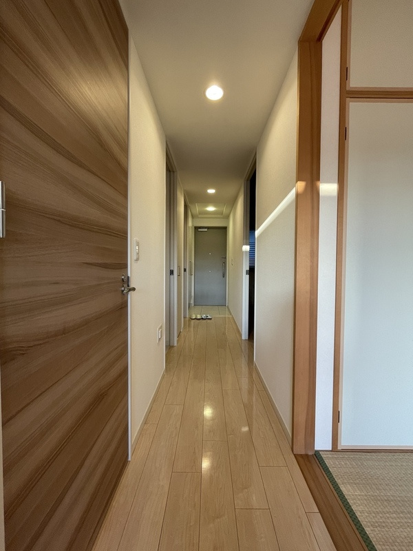 和泉府中レジデンスタワーの玄関