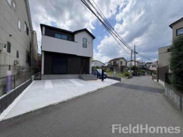 厚木市戸室４丁目新築戸建て　5期2号棟の前面道路含む現地写真|前面道路含む現地写真です。